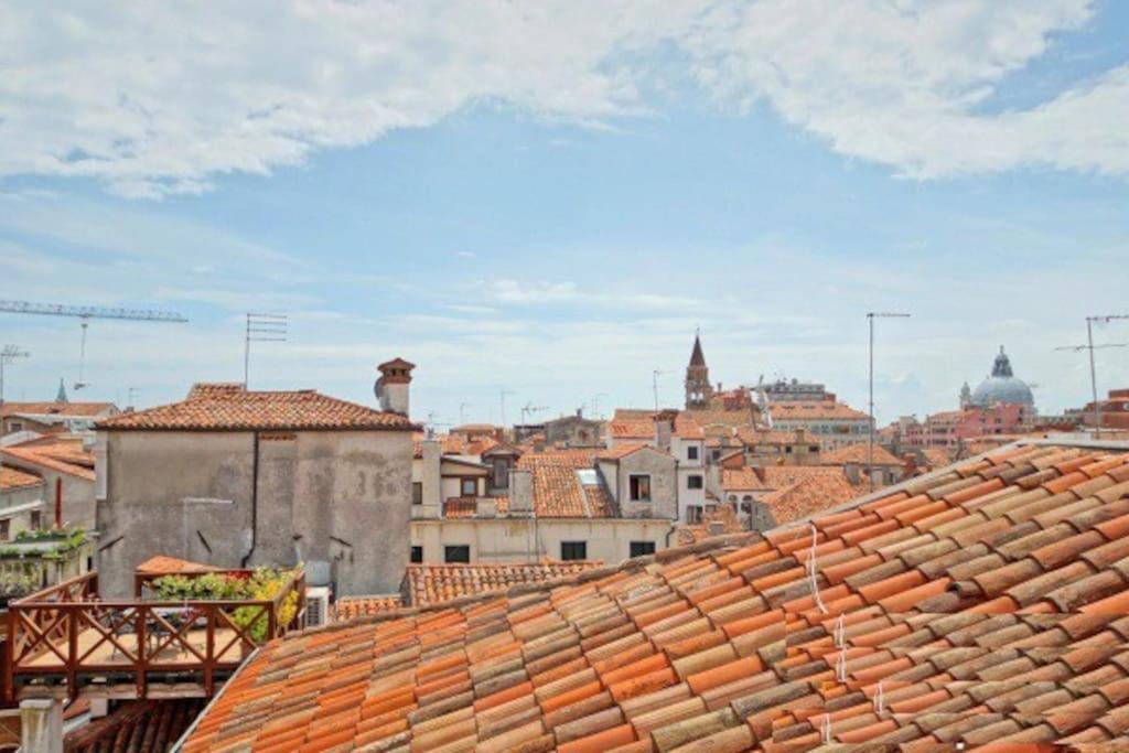On The Roofs To Piazza San Marco - Venezia Appartement Buitenkant foto
